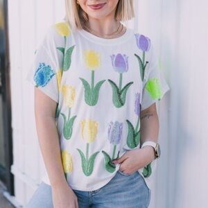 QUEEN OF SPARKLES Tulip Sequin Short Sleeve Tee